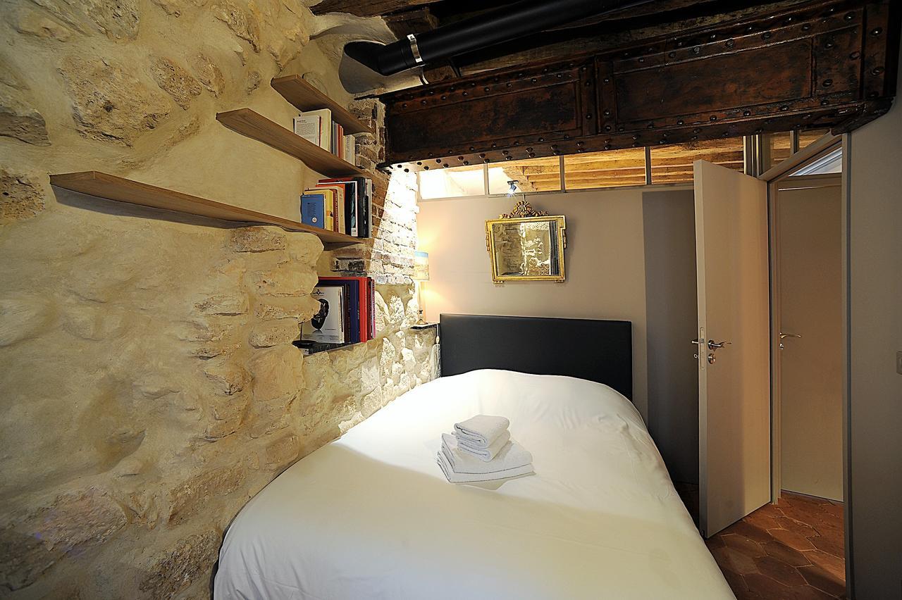 Beautiful Apartment In Historical Marais Paris Exterior foto